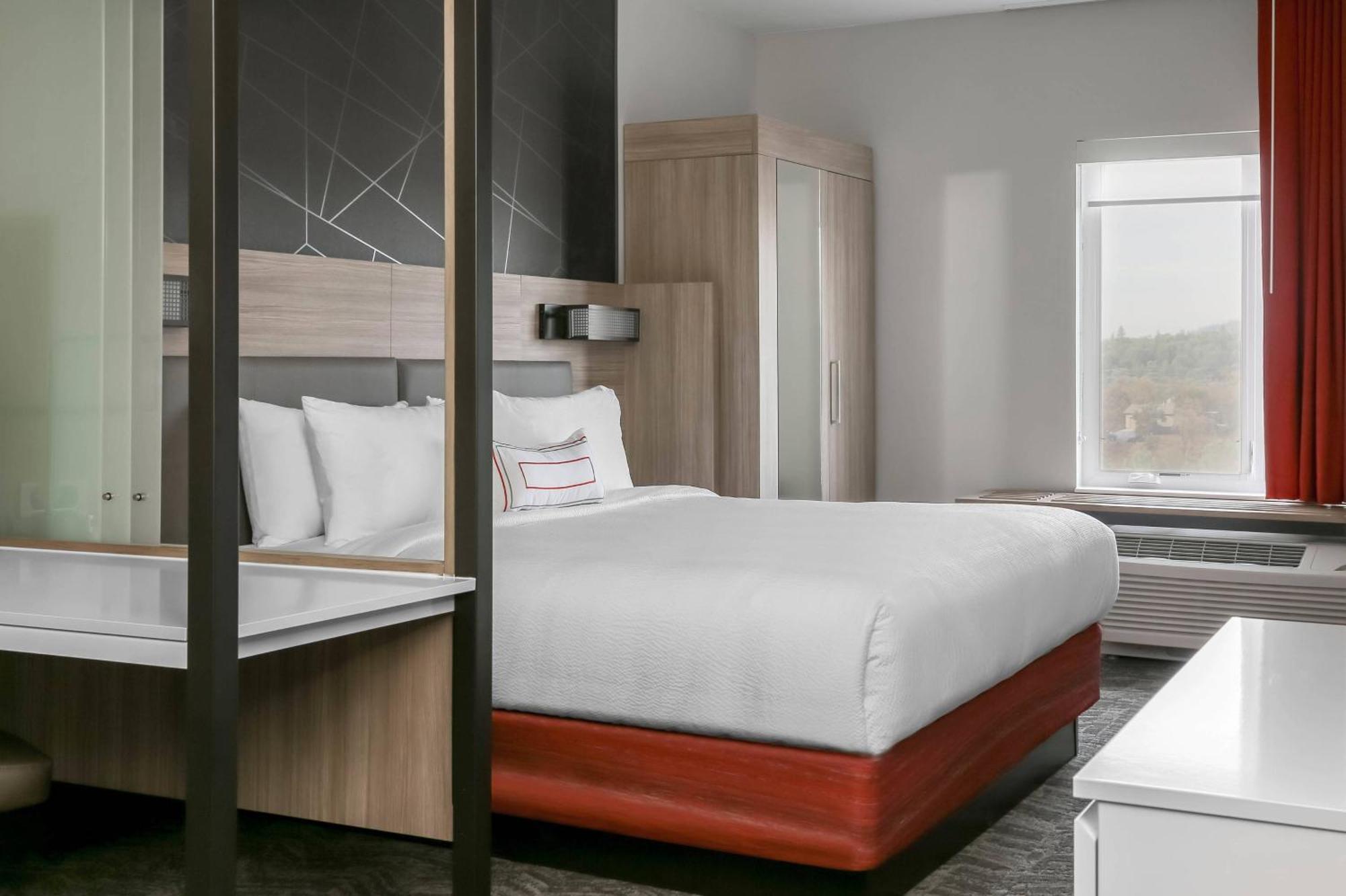 Springhill By Marriott 3*